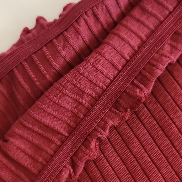 Shein Curve Easy Wear Burgundy Ribbed Long Sleeve Crop Top womens size 2… - Picture 8 of 8